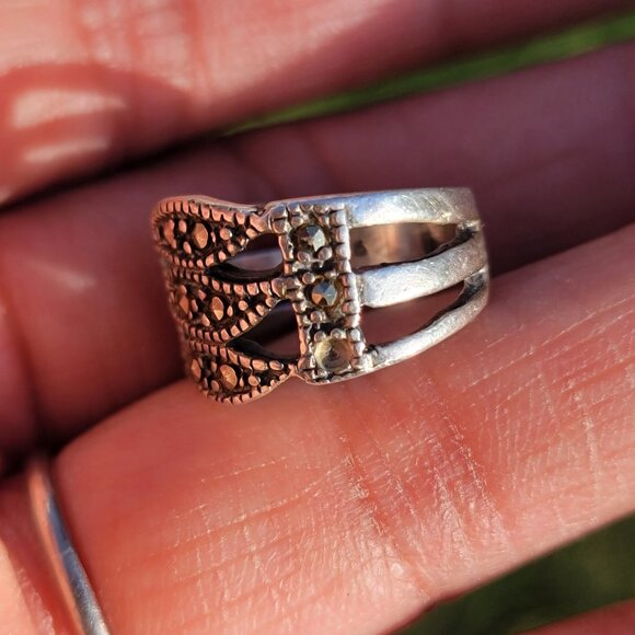 Vintage 925 sterling silver Art Deco style swirl marcasite pinky or midi ring - Picture 6 of 16